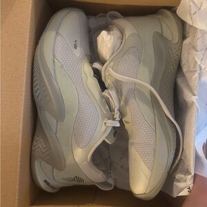 RAD One V2 new in box - abbey stone; women’s 7.5/mens 6